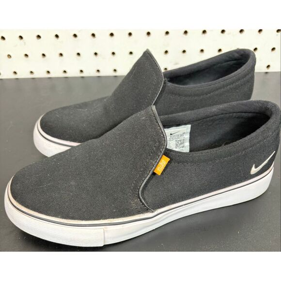 Nike Court Royale Woman’s Slip-On Shoes Size 7 - Picture 2 of 9